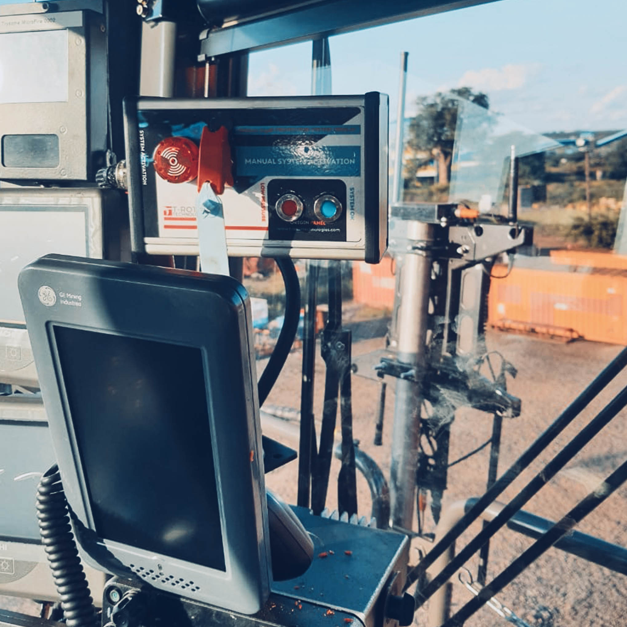 e8c28f50-228a-4436-9298-61318d91c202